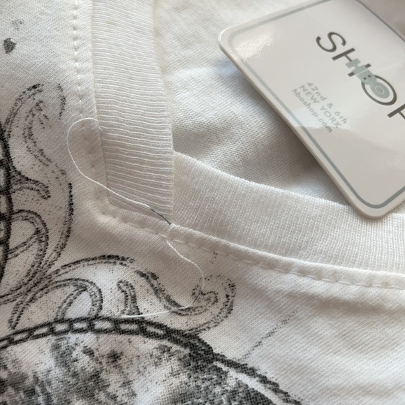 🛍3 for $25🛍 NWT True Blood Graphic Tee - Picture 7 of 7